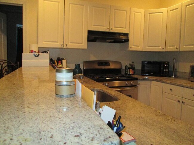 Building Photo - 21 St Lukes Rd