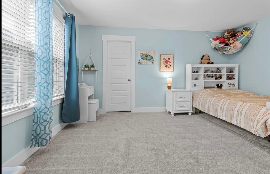 Building Photo - 256 Fiddleback Dr