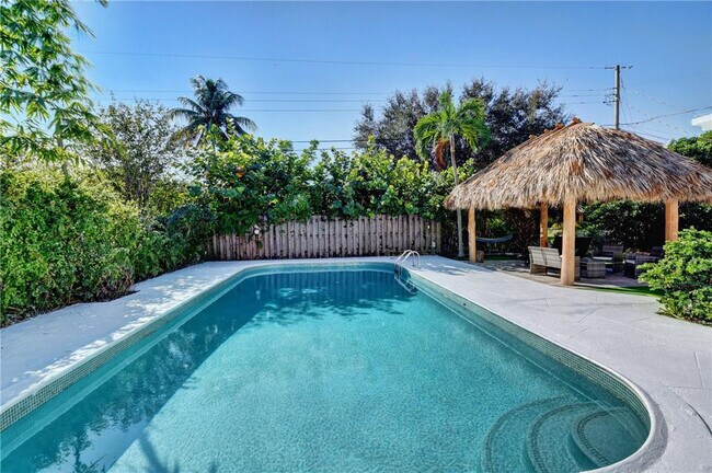 Building Photo - 10 S Swinton Cir