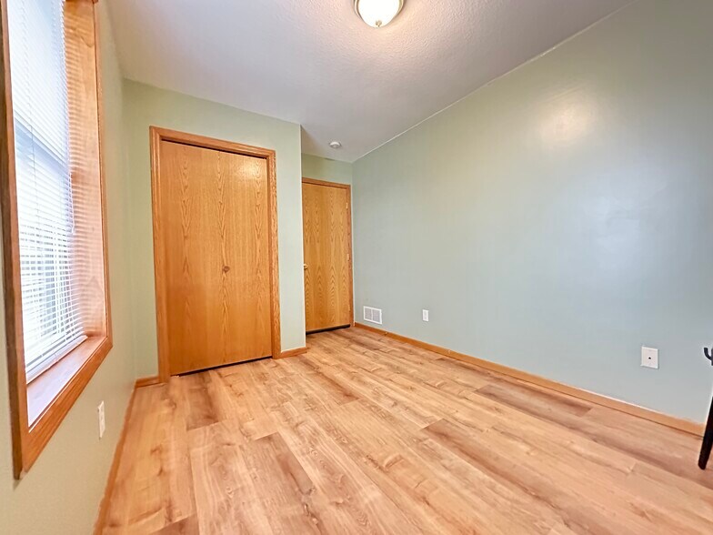 Building Photo - 2549 4th St NE