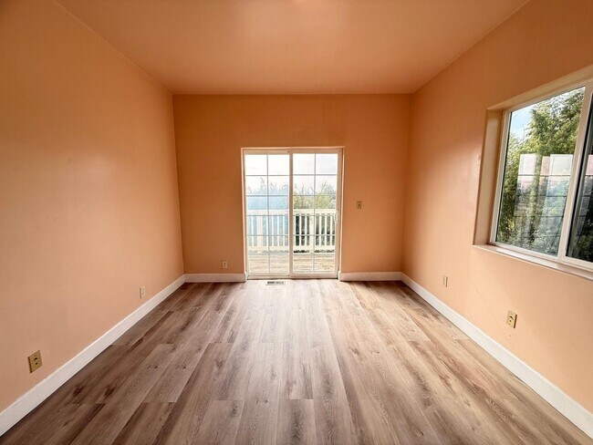 Building Photo - 8027 Ney Ave