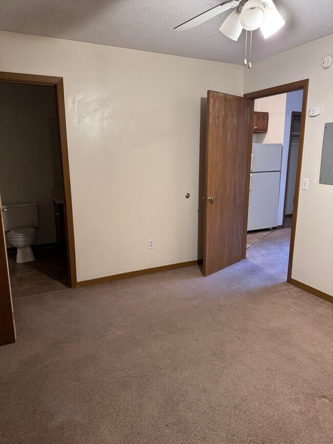 Building Photo - One bedroom Unit in Downtown Bowling Green
