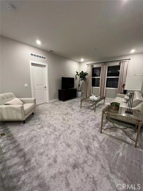 Building Photo - 16559 Pathfinder Ave