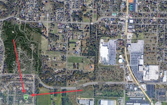 Building Photo - 902 SW Hopi Cir