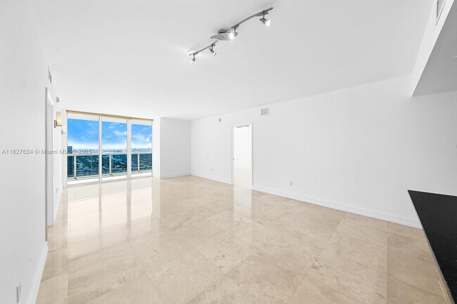 Building Photo - 1830 S Ocean Dr