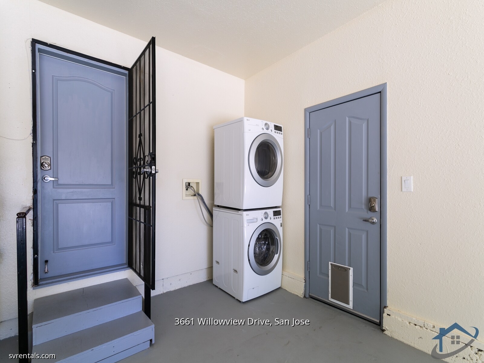 Building Photo - 3661 Willowview Dr