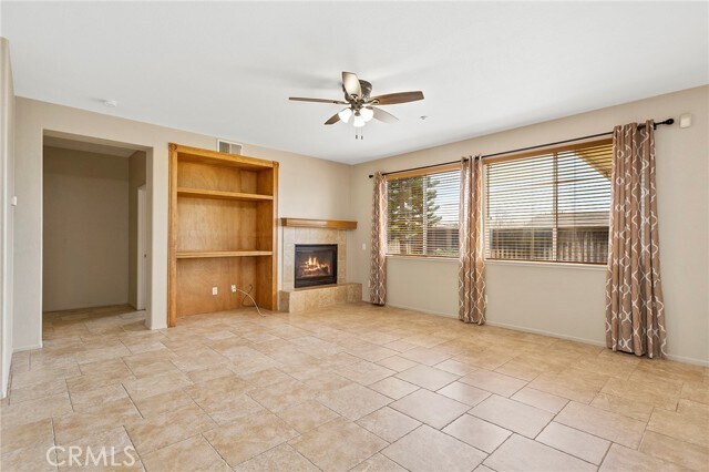 Building Photo - 8061 Palm View Ln