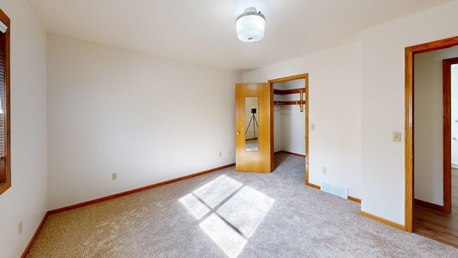 Building Photo - 1209 W Wausau Ave