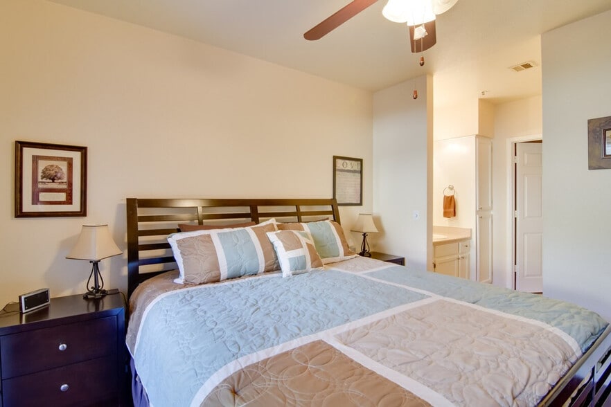 Building Photo - 9450 E Becker Ln