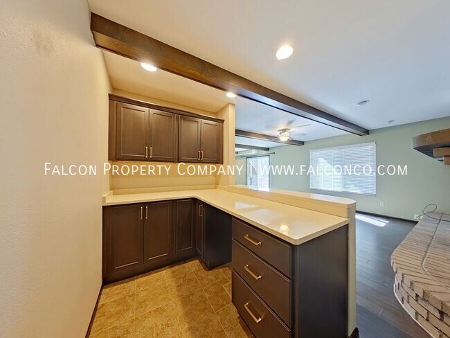 Building Photo - 133 Dolomite Dr