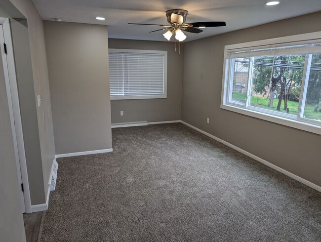 Building Photo - ***Brand New Updated 4 Bedroom House****