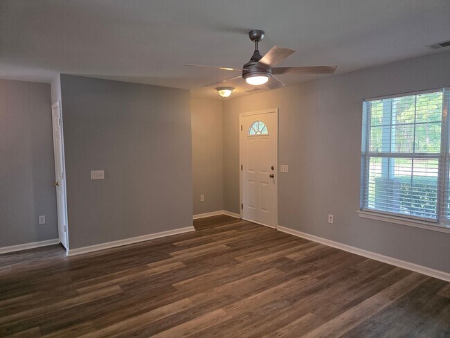 Building Photo - Low Country Home in Rincon with Fenced Backyard!