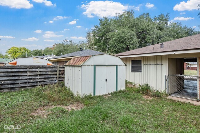 Building Photo - Home For Rent!