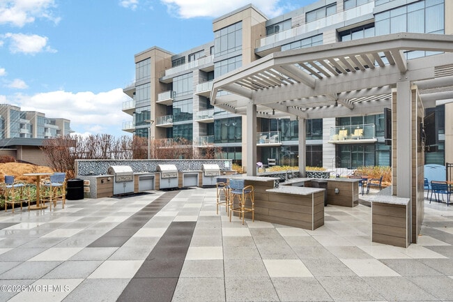 Building Photo - 15 Morris Ave