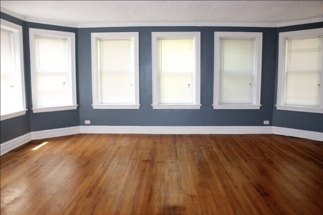 Building Photo - 7427 S Chappel Ave