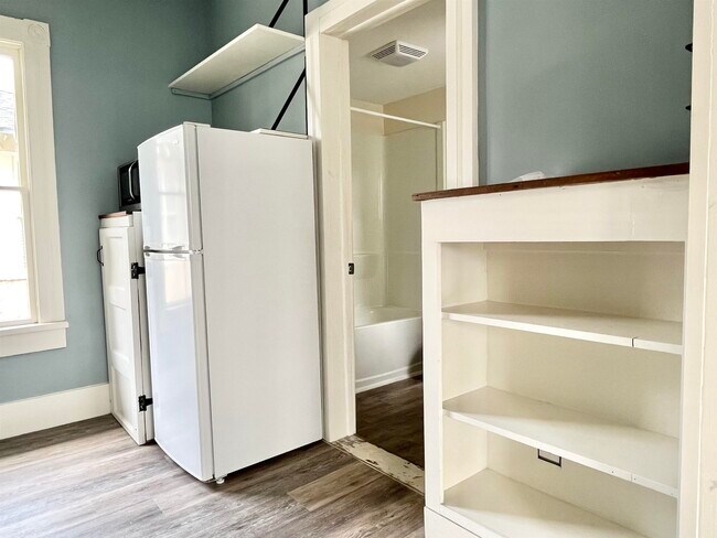 Building Photo - 8 Rohde Ave