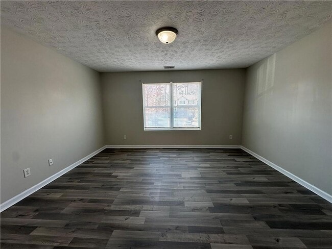 Building Photo - 13202 Fairington Ridge Cir