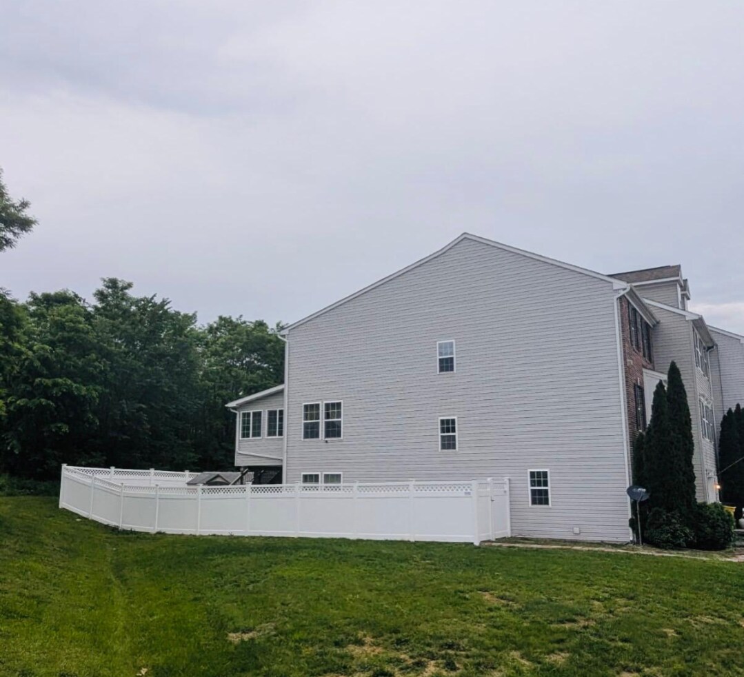 Side View - 199 Rumbling Rock Rd
