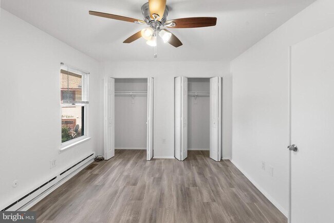 Building Photo - 14 Dover Ct