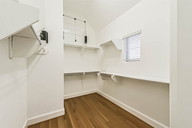 Building Photo - 4019 University Grove St