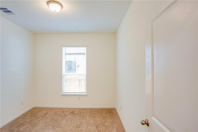 Building Photo - 112 Rebel Red Rd