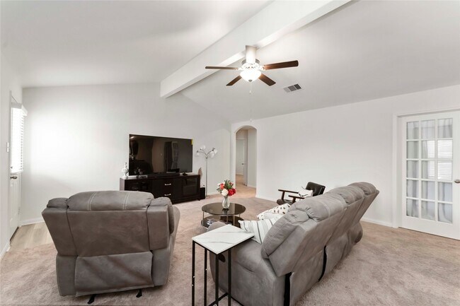 Building Photo - 408 Elaine Vly Dr