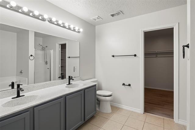 Building Photo - 4607 Green Meadow Dr