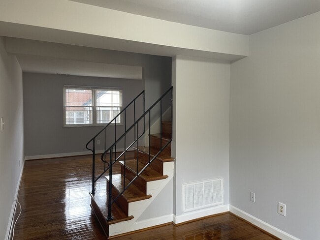 Building Photo - 3109 N Parham Rd