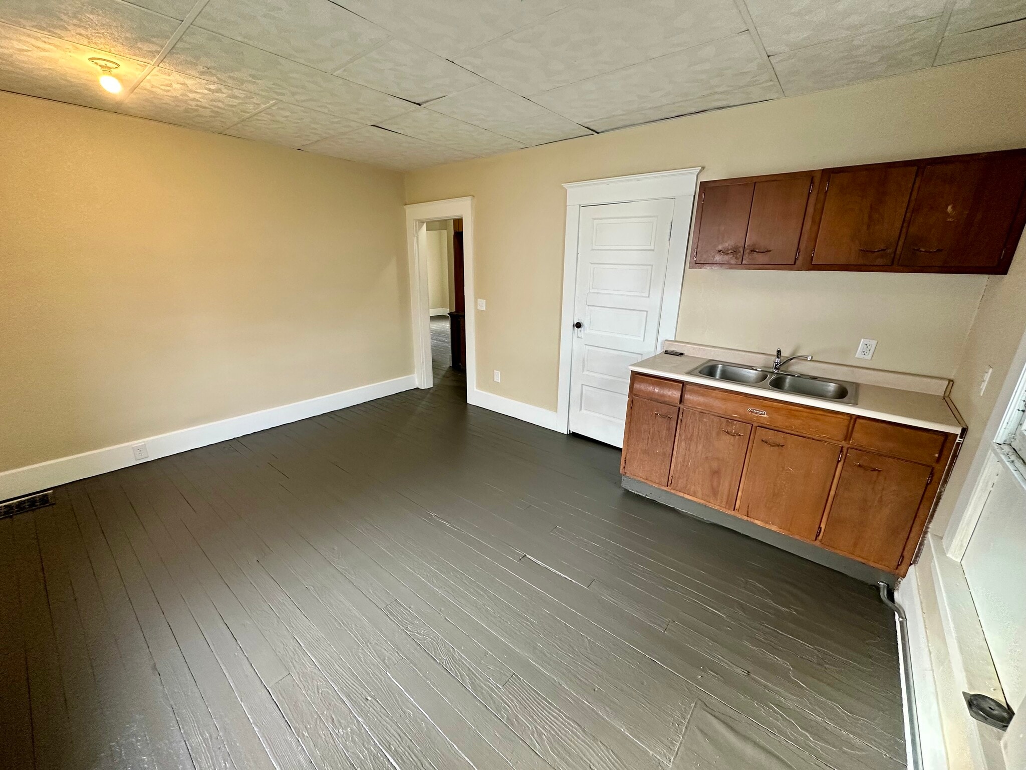 Building Photo - 735 Fountain Sq