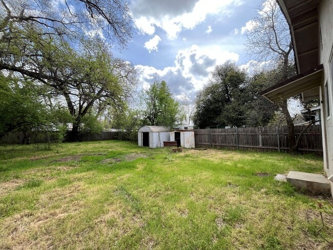 Building Photo - Charming little home in Anderson