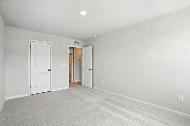 Building Photo - BRAND NEW TOWNHOME Available now, DEPOT 499 in Apex!