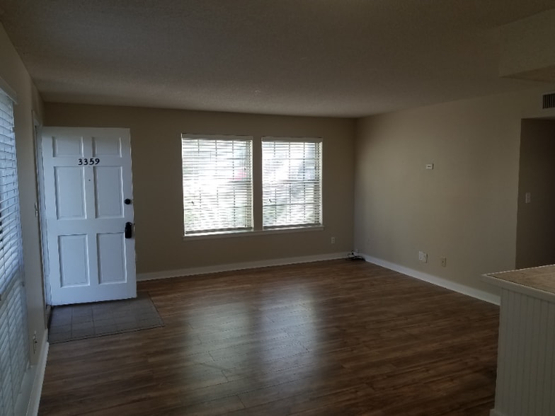 Building Photo - 3359 E Olive Rd