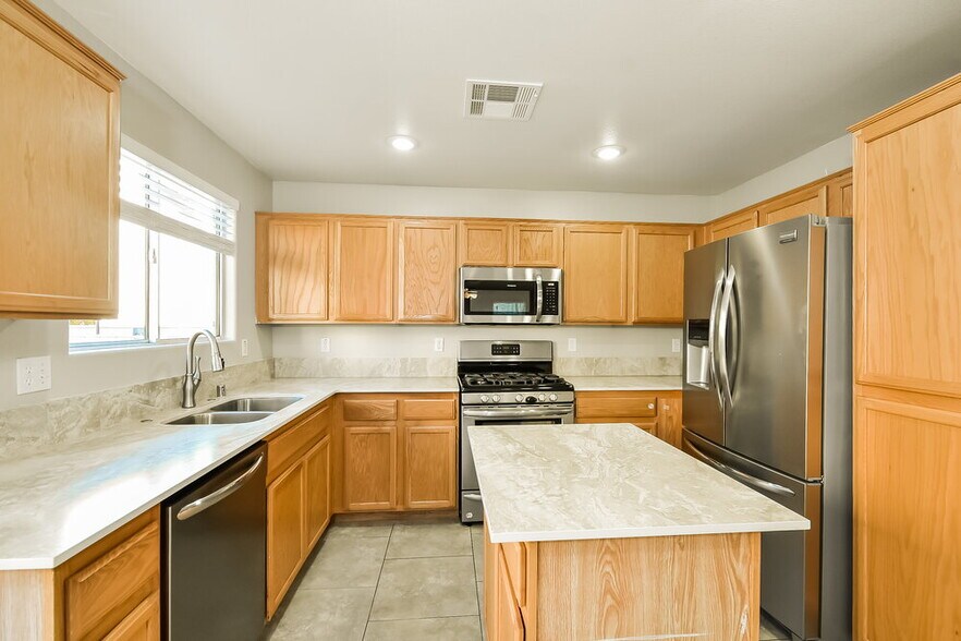 Building Photo - 9454 Havasu Canyon Ave