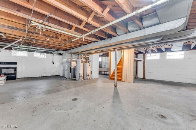 Building Photo - 3819 W 137th St