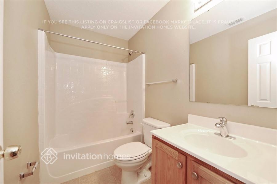 Building Photo - 947 Brenton Leaf Dr