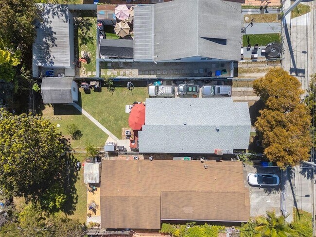 Building Photo - 3055 NW 23rd Ave