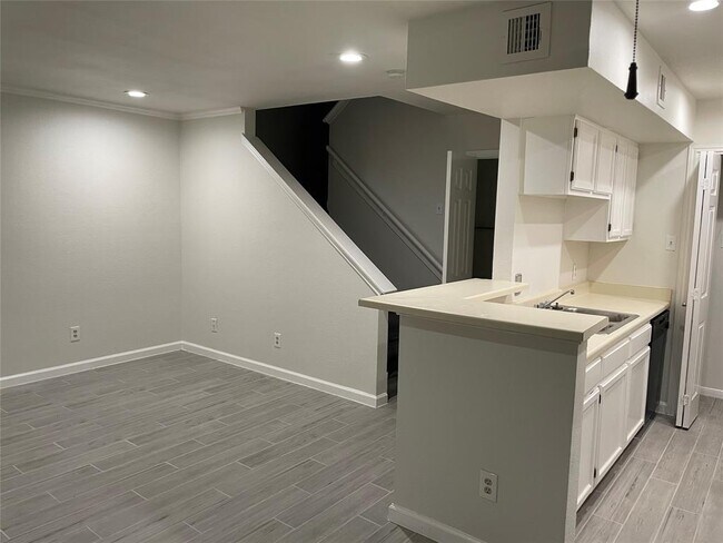 Building Photo - 14600 Fonmeadow Dr