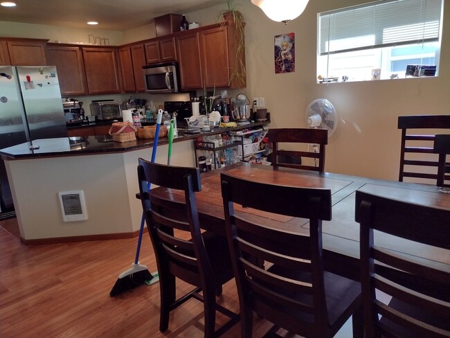 Building Photo - Five Bedroom House for Rent in Bellingham