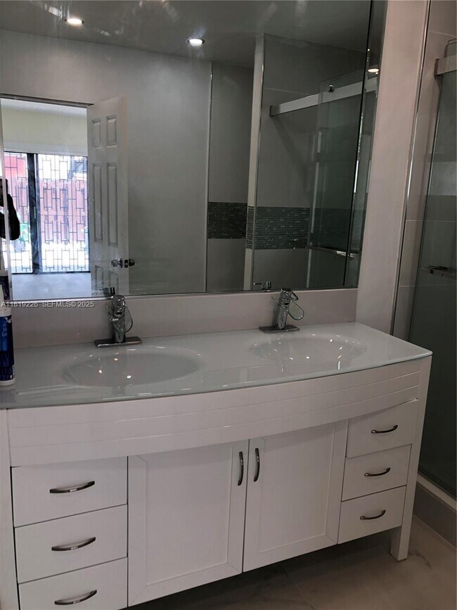 Building Photo - 267 NE 201st Terrace