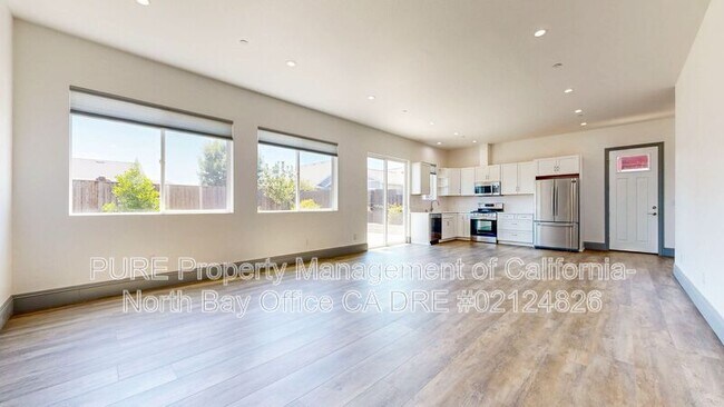 Building Photo - 1340 Miller Dr