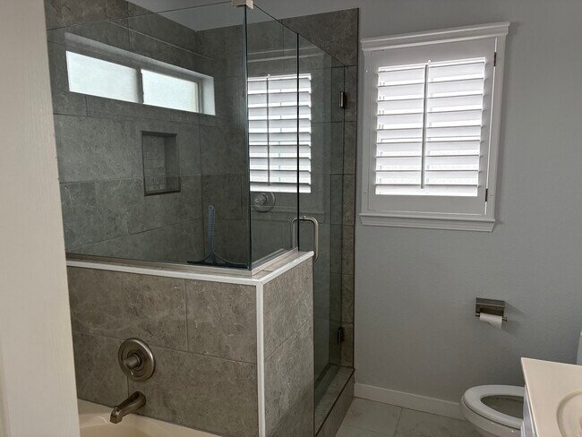 Building Photo - 13450 Emerald Bay Way