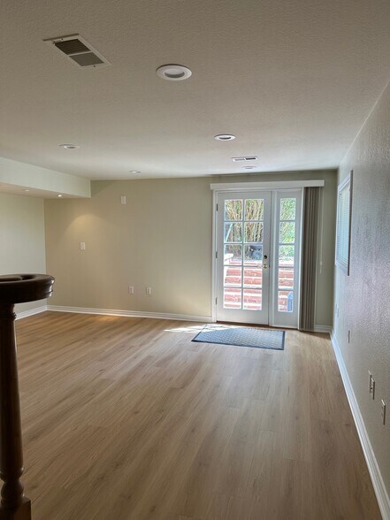 Building Photo - 4533 Idledale Dr