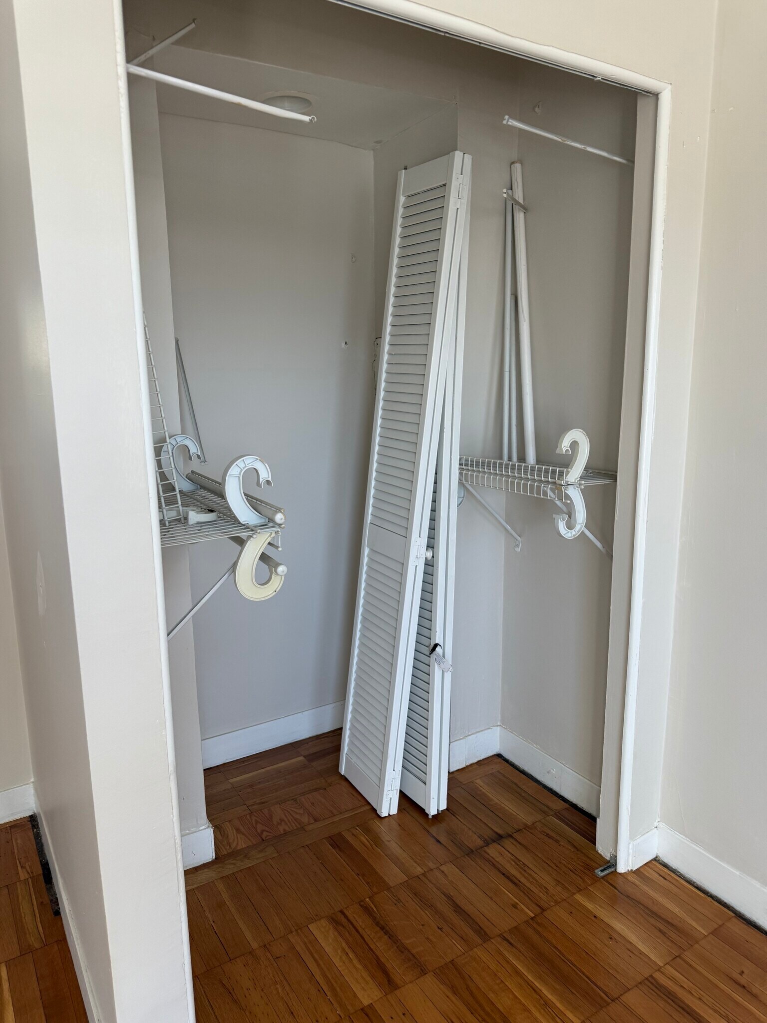 Walk in closet - 230 Farmington Ave