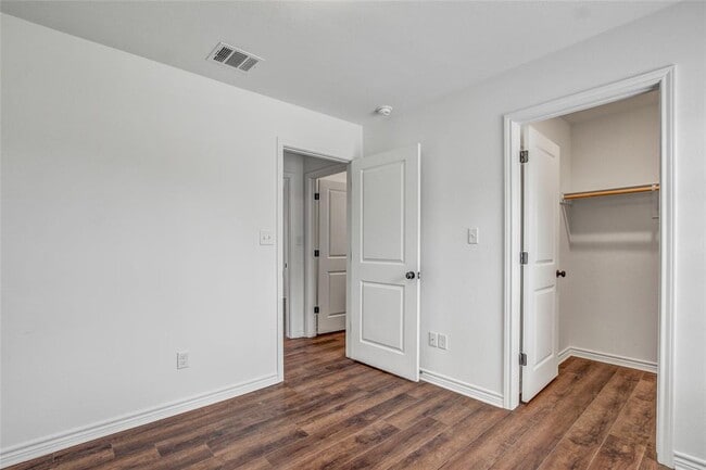 Building Photo - 610 Splitrock