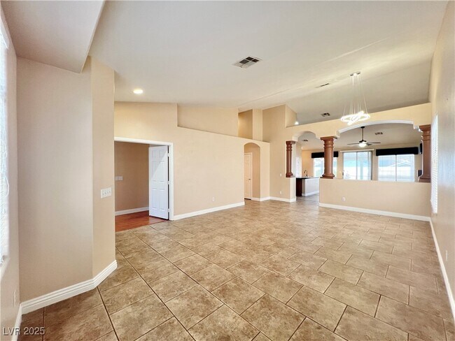 Building Photo - 258 Whitewater Village Ct