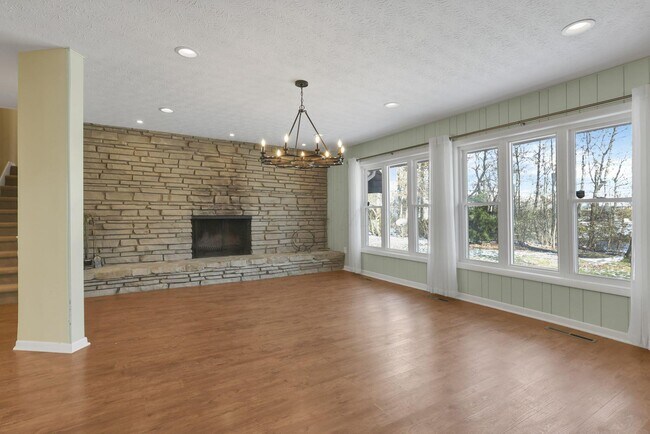 Building Photo - 2844 Wildwood Rd