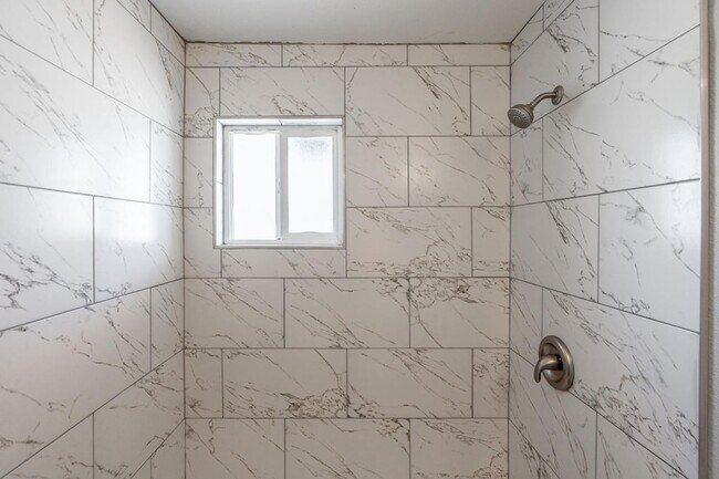 Building Photo - 4423 N 23rd Ave