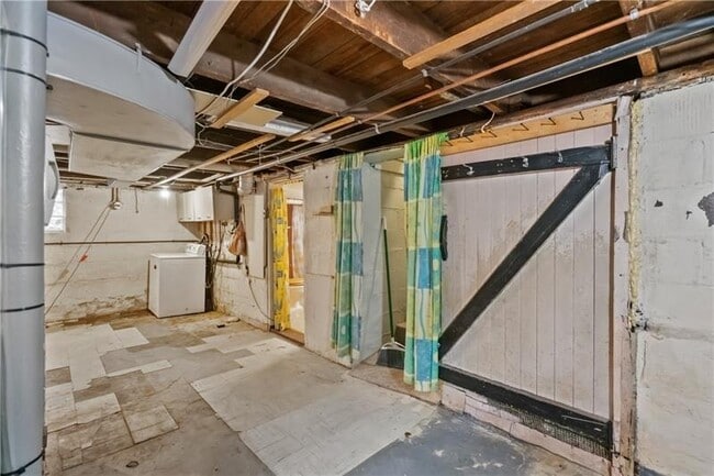 Building Photo - 127 Magill Rd