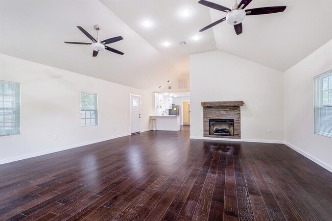 Building Photo - 7511 Carver Ave