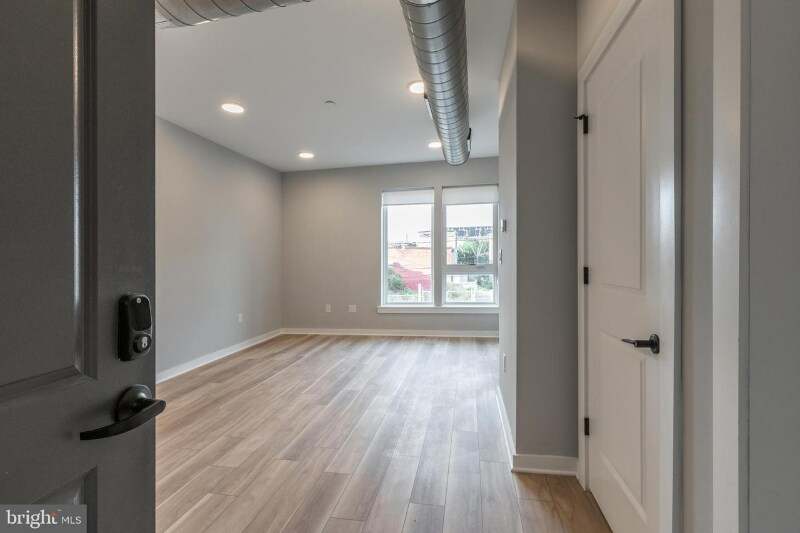 Building Photo - 104 W Berks St